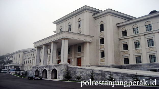 Universitas Kim Il Sung: Pusat Pendidikan dan Riset